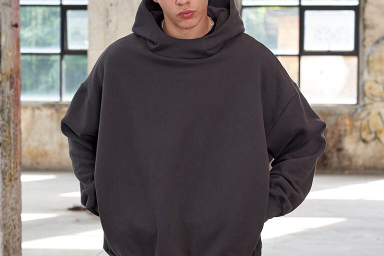 Heavyweight Boxy Pullover Hoodie with Drop Shoulder and Fleece Lining